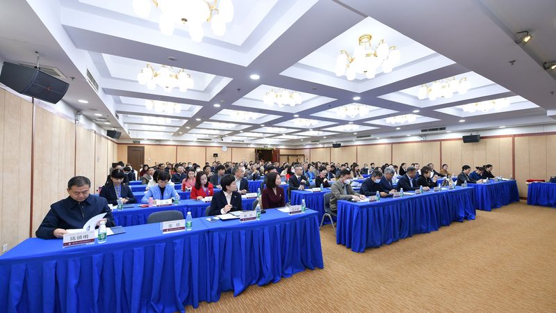若考生对成绩有异议，可在规定时间内申请成绩复核。具体操作如下：
