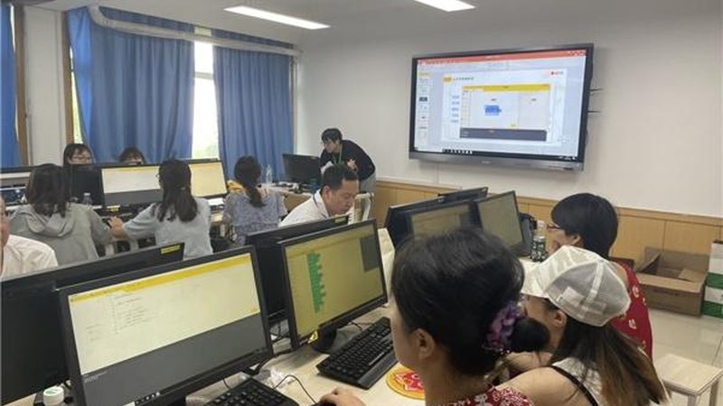小标题：误区一：片面追求低价课程